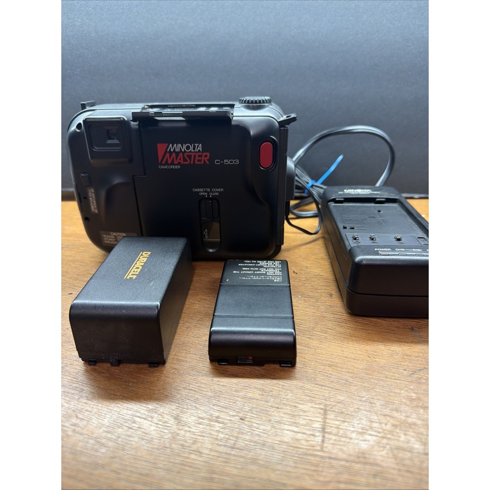 Vintage Minolta Master C-503 Power Zoom Lens Camcorder ,Bag 2 Battery's, Charger